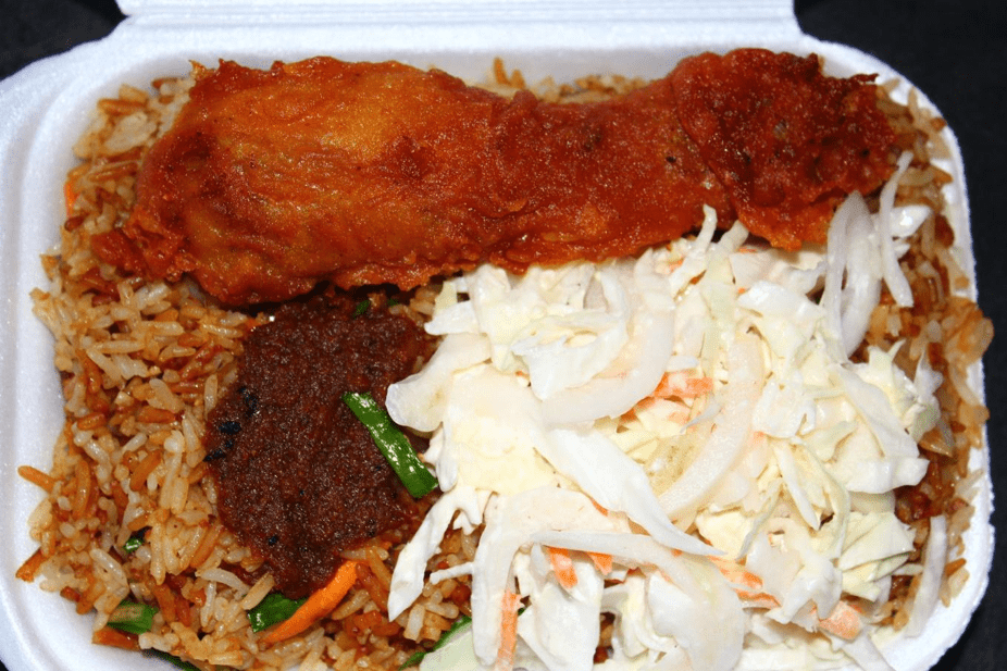 ypical food stall order. Chicken, fried rice, shito, and “salad” (July 2017).